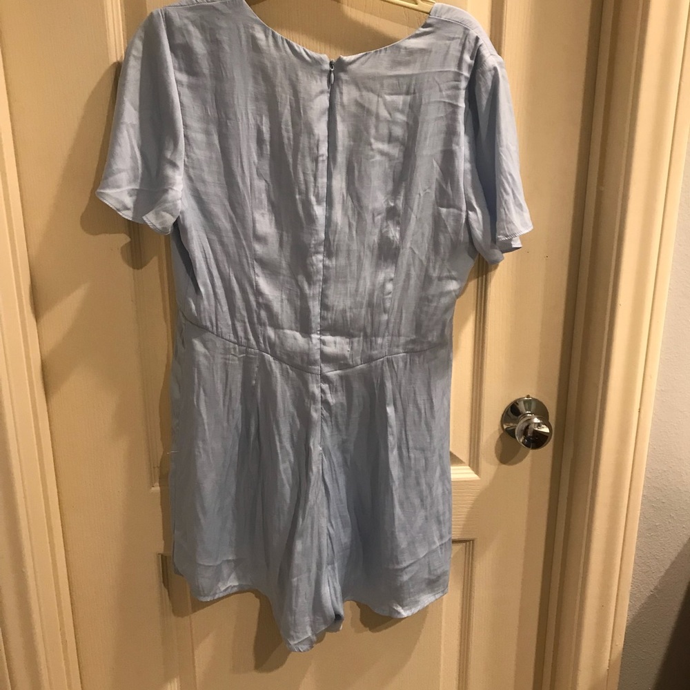 Powder blue romper - Picture 3 of 3